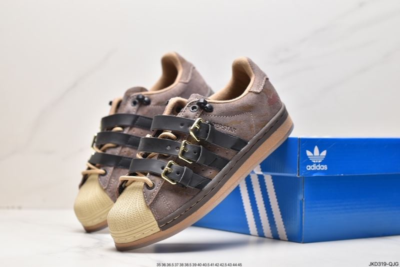 Adidas Sneakers